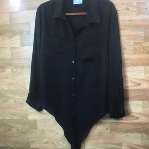 Avenue size 18/20 brown button down collared v-neck super cute top great